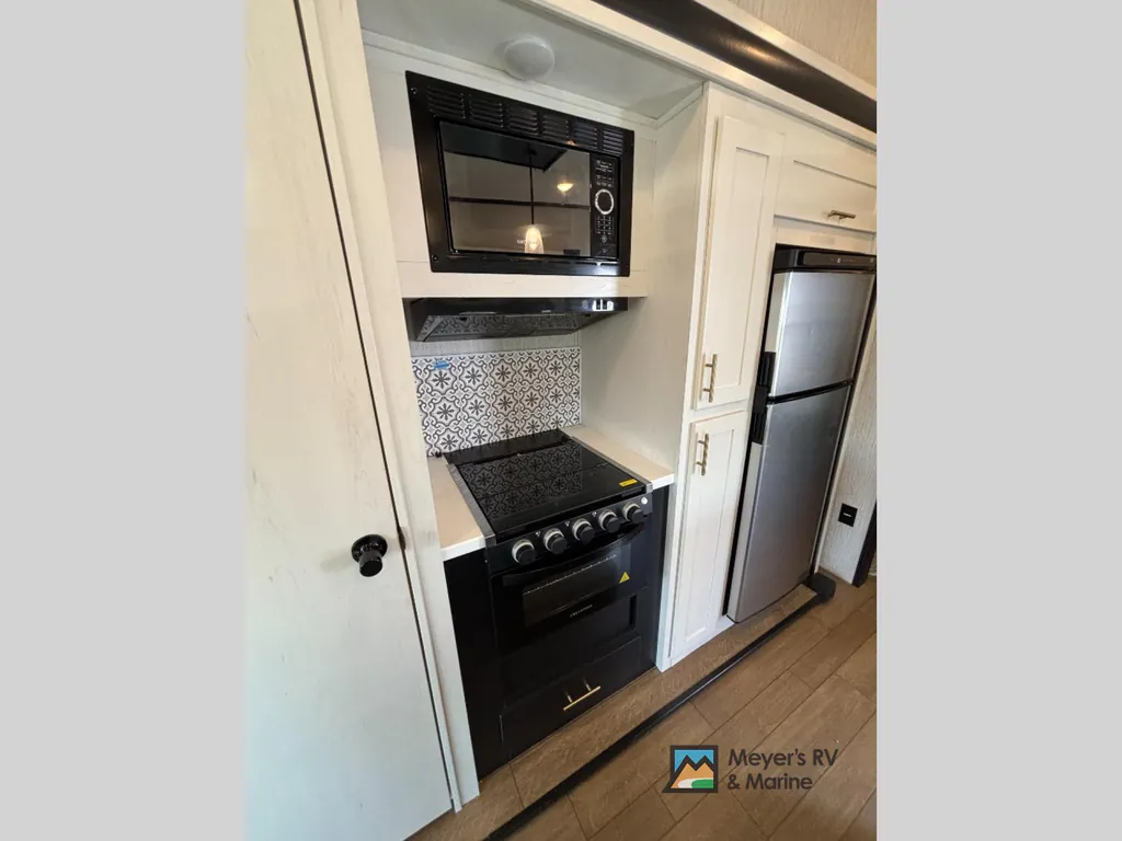 2022 Forest River Wildcat 369MBL, Photos photo 18