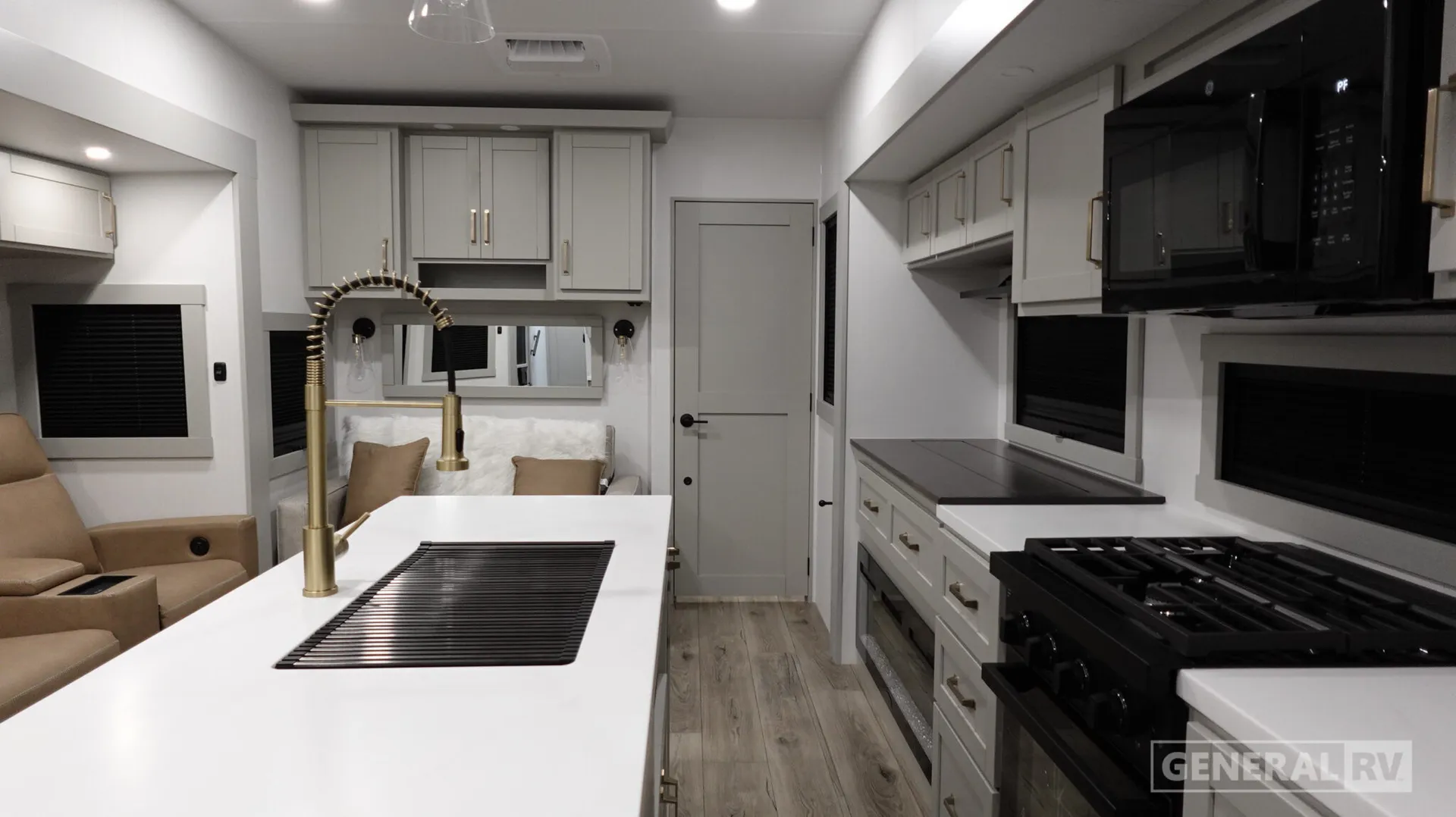 2027 Brinkley Model Z 3515 - Photo 3