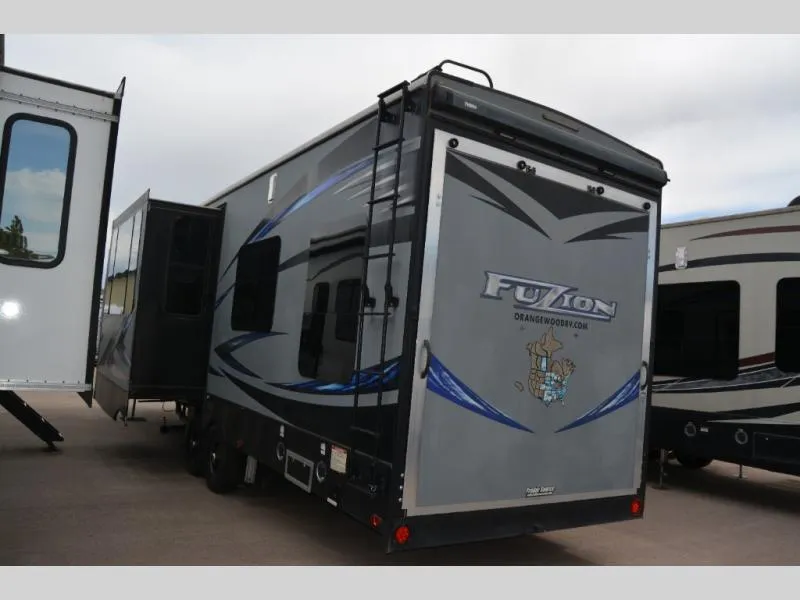 2017 Keystone RV Fuzion Used    384 - Photo 2