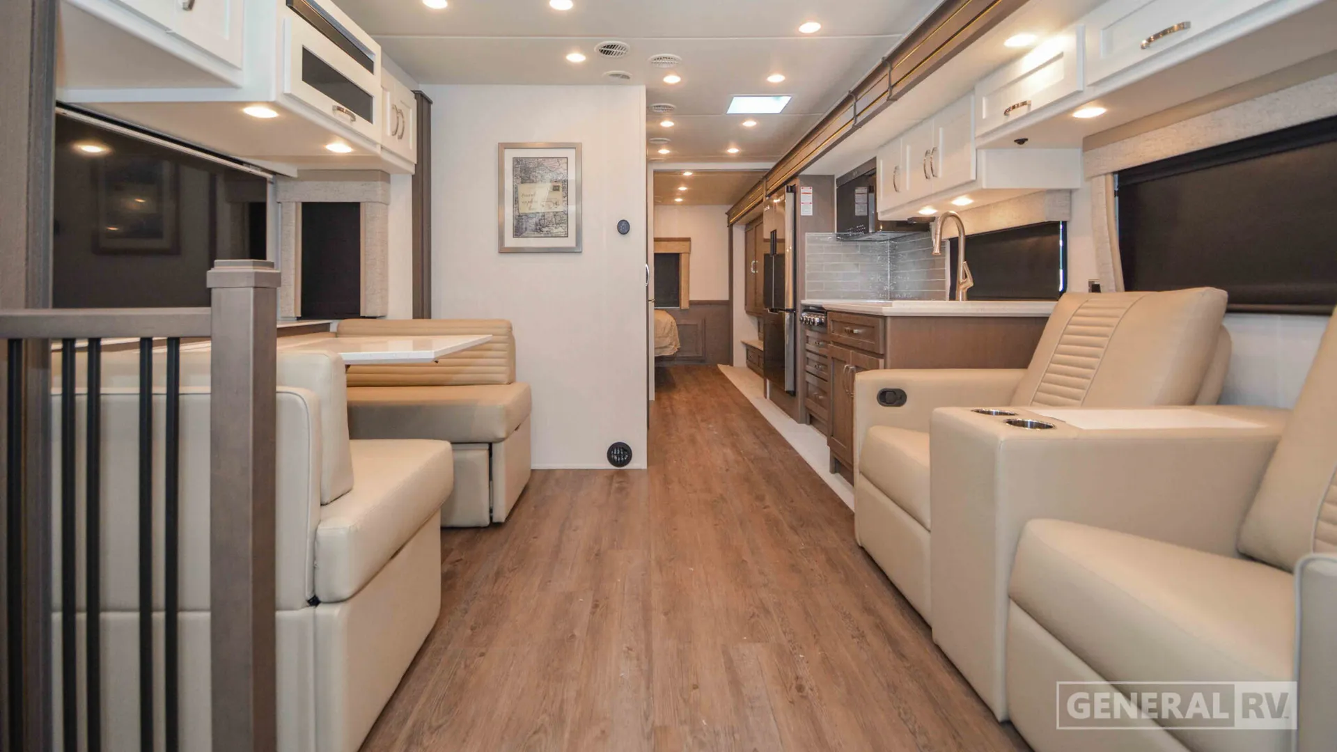 2026 Newmar Bay Star 3225 - Photo 3
