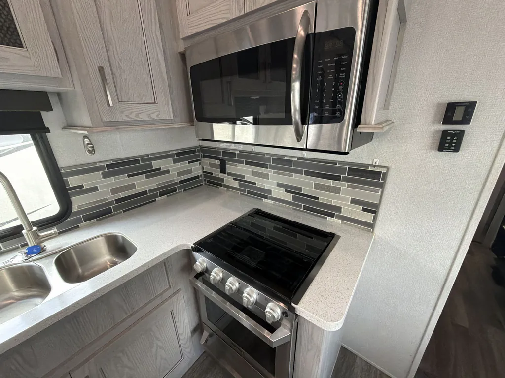 2020 Keystone Montana High Country 377FL, Photos photo 10