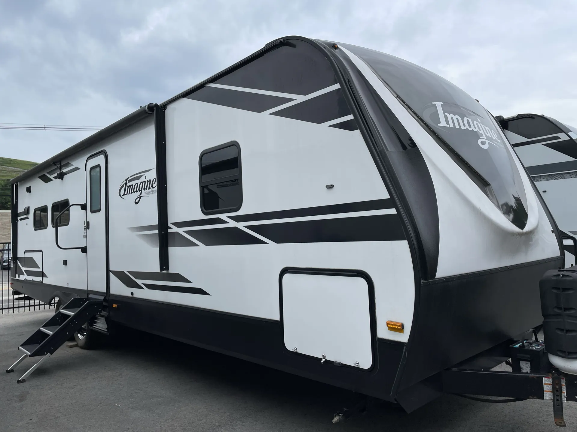 2019 Grand Design Imagine 2850MK - Photo 2