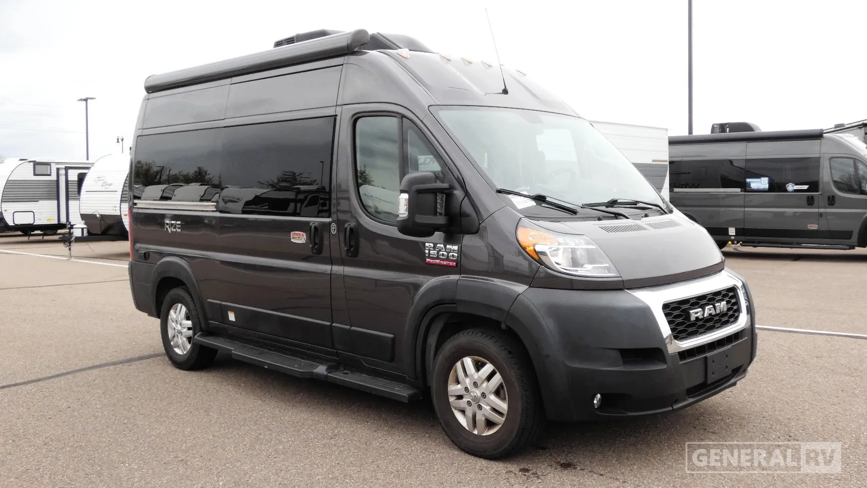 2022 Thor Motor Coach Rize 18M - Photo 2