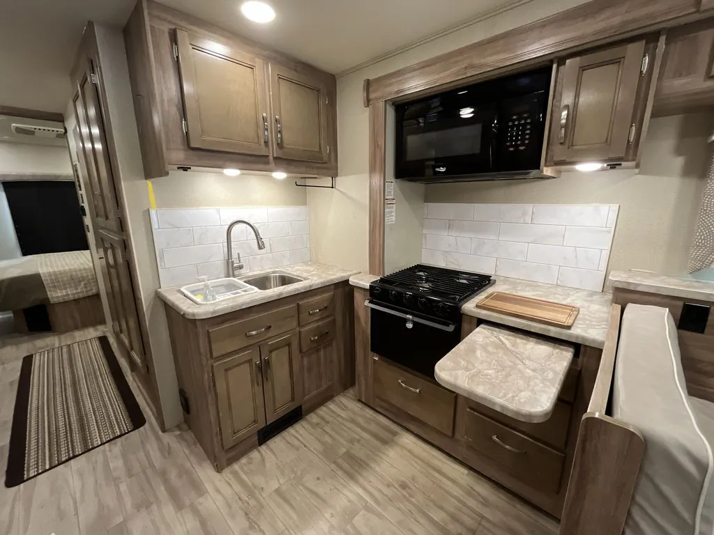 2019 Entegra Coach Vision 31R - Photo 4