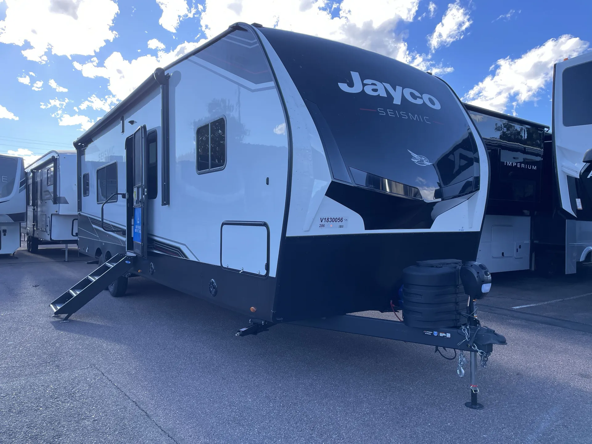 2027 Jayco Seismic 286 - Photo 2