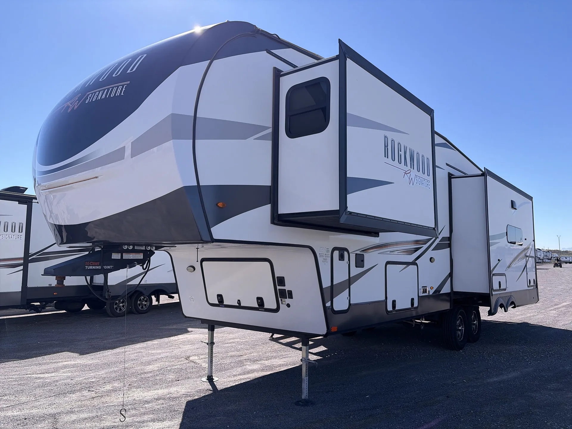 2022 Forest River Rockwood Signature 8294BS — campside