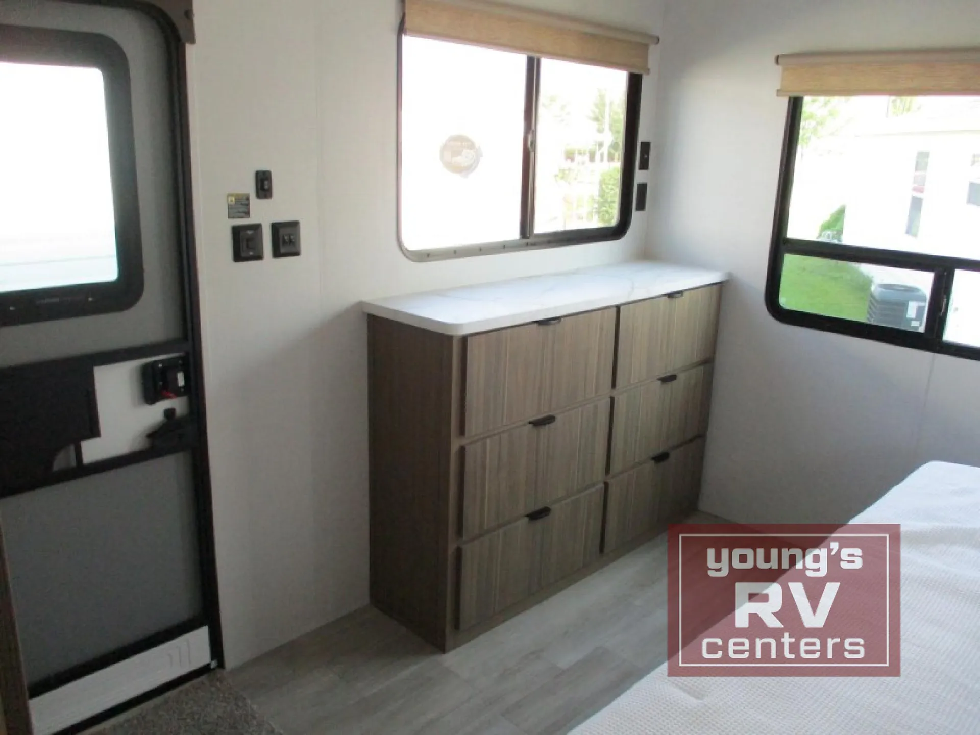 2026 Forest River Salem Villa Series 40FDEN — Photo 5