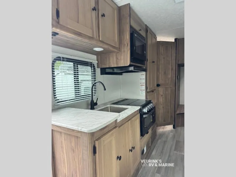 2024 Coachmen Cross Trail XL 22XG - Photo 3