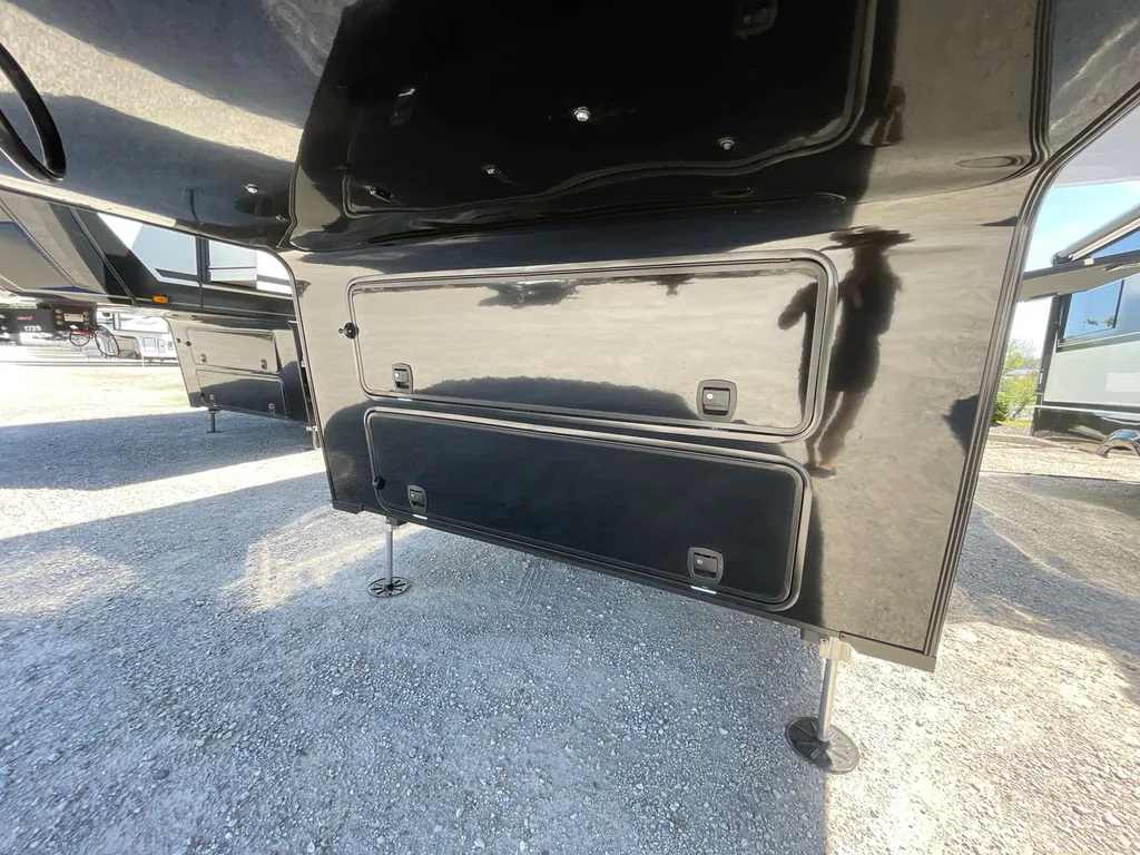 2026 Brinkley Model G 3950, Photos photo 4