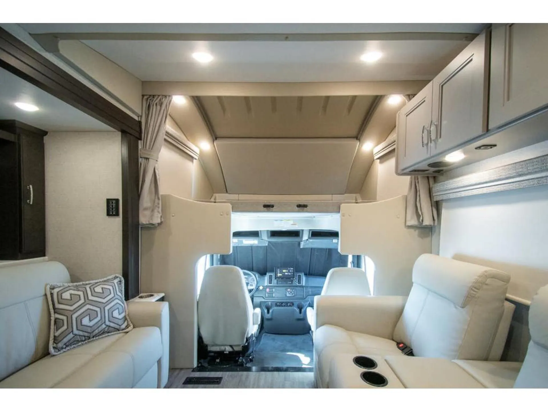 2026 Thor Motor Coach Inception 38FX - Photo 4