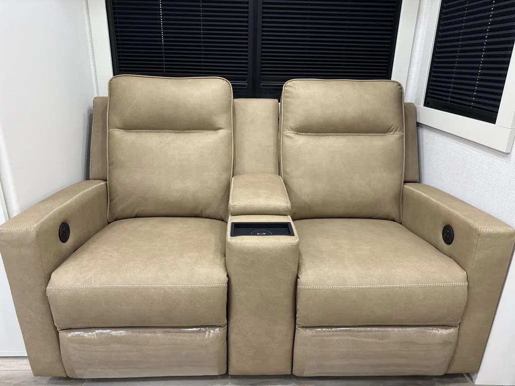 2027 Brinkley Model Z 2680, Photos photo 8