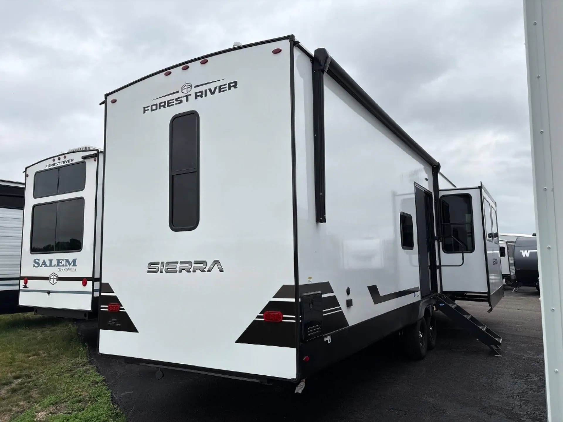 2026 Forest River Sierra Destination Trailers 389HBFL — Photo 7