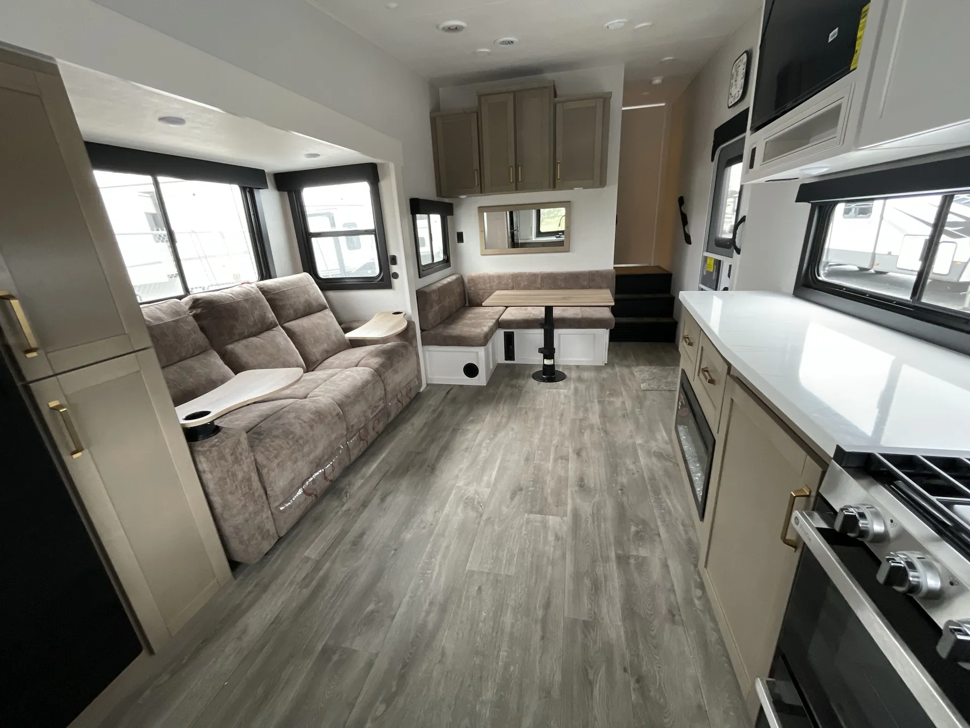 2026 Jayco Eagle Ht 27MLC — living area main