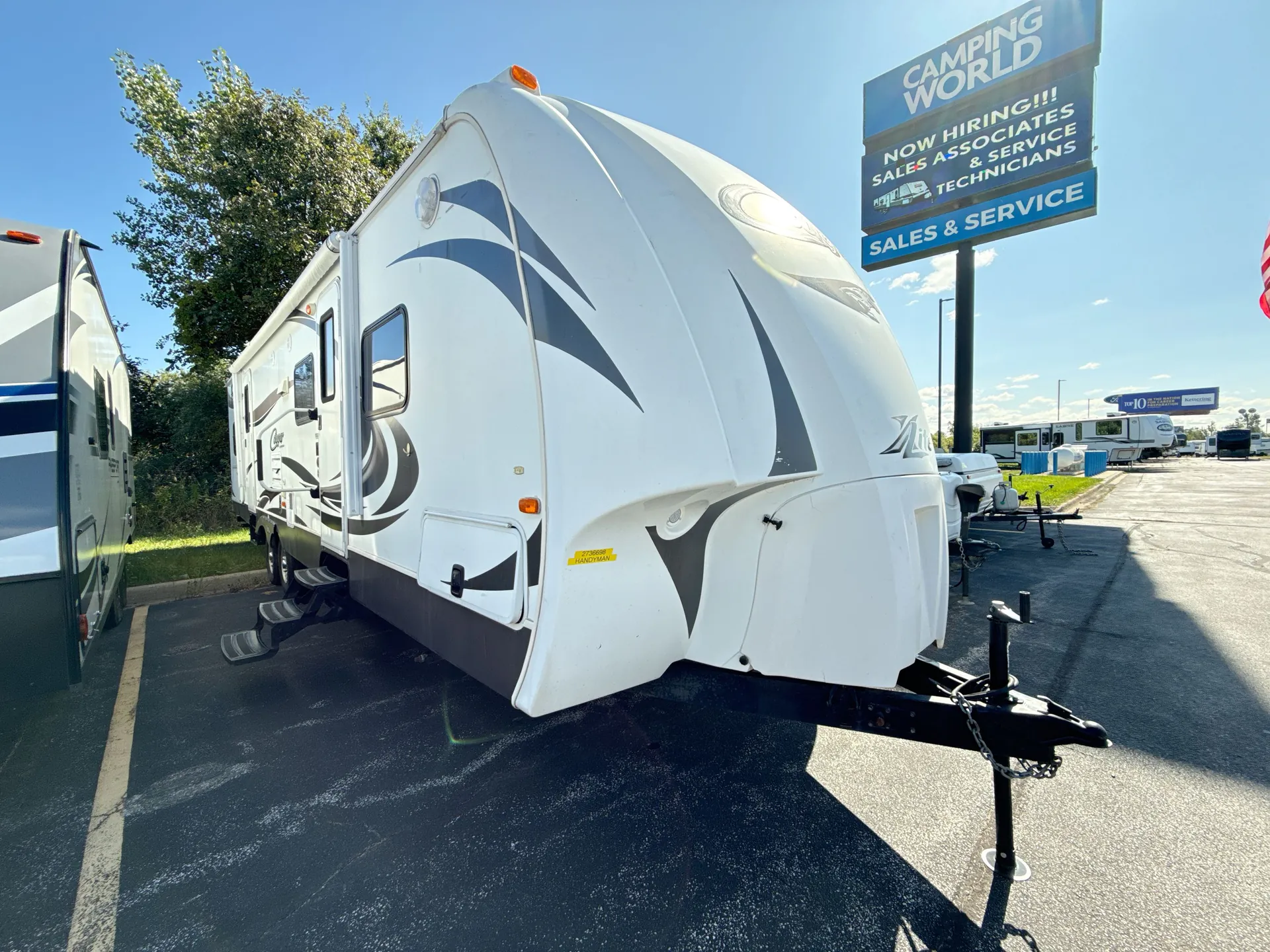 2013 Keystone Cougar XLite 31SQB - Photo 2