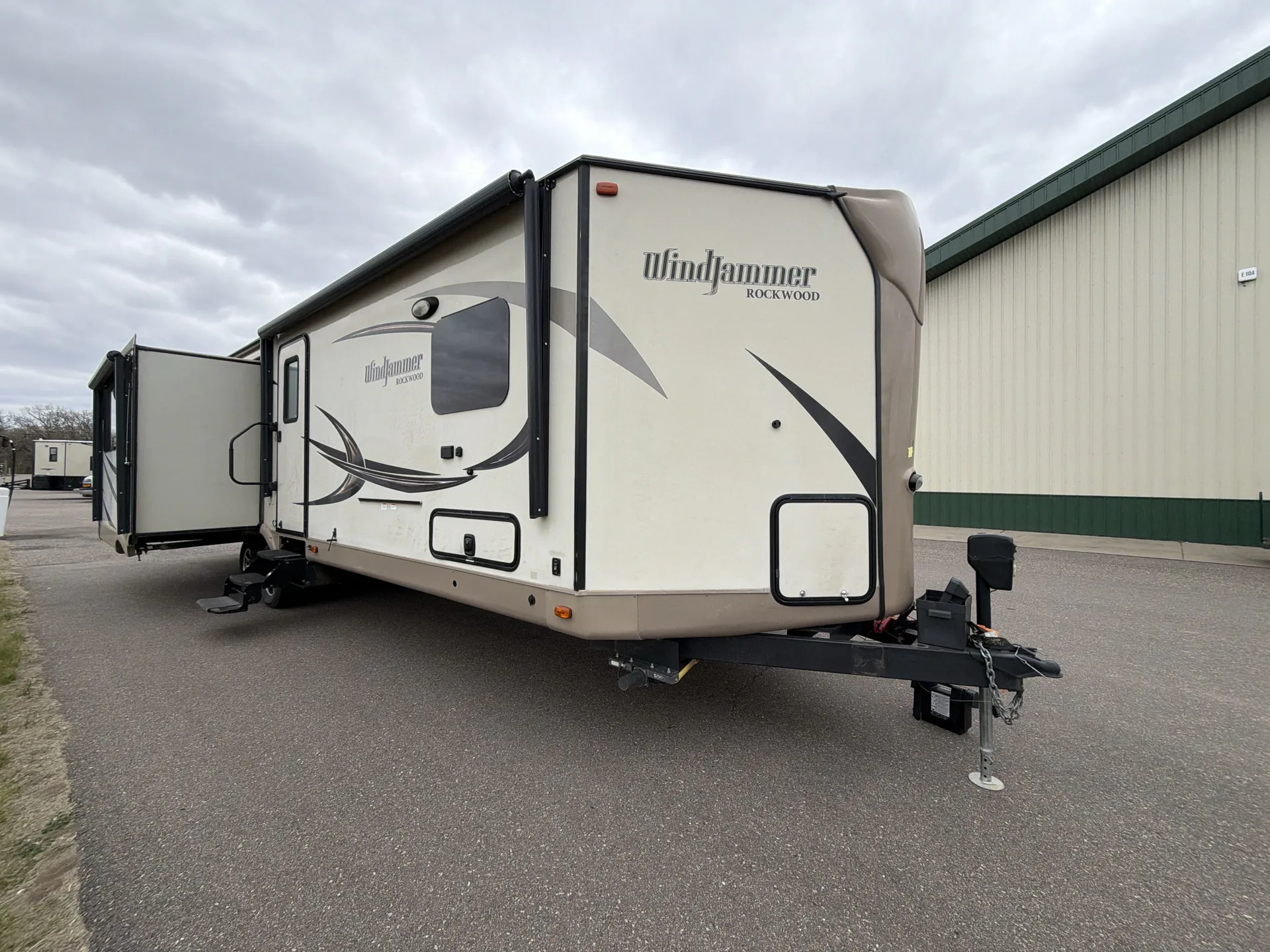 2016 Forest River Rockwood Windjammer 3029W - Photo 2