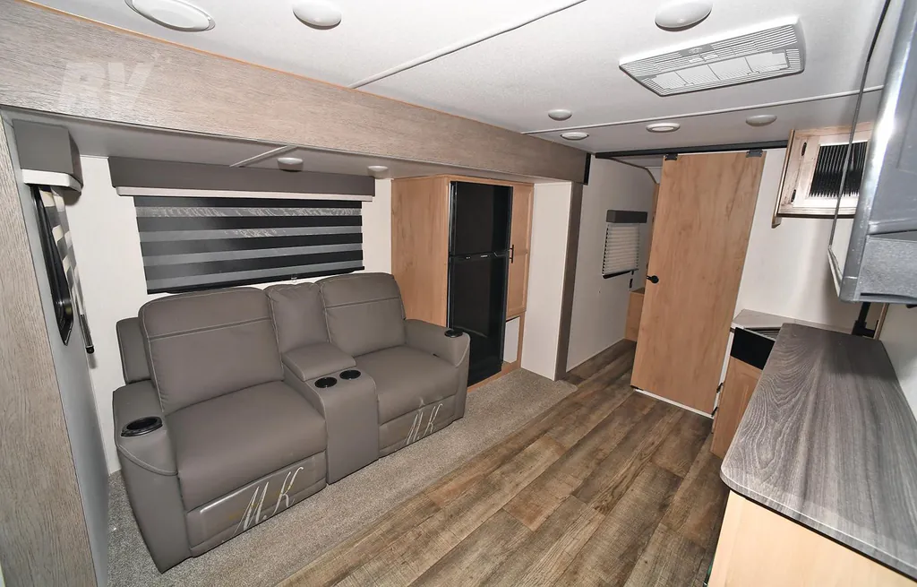 2024 Forest River Cherokee Alpha Wolf 22SW, Photos photo 10