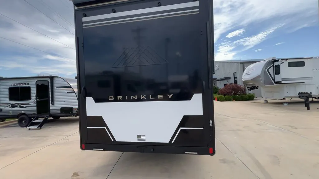 2027 Brinkley Model G 4170, Photos photo 2