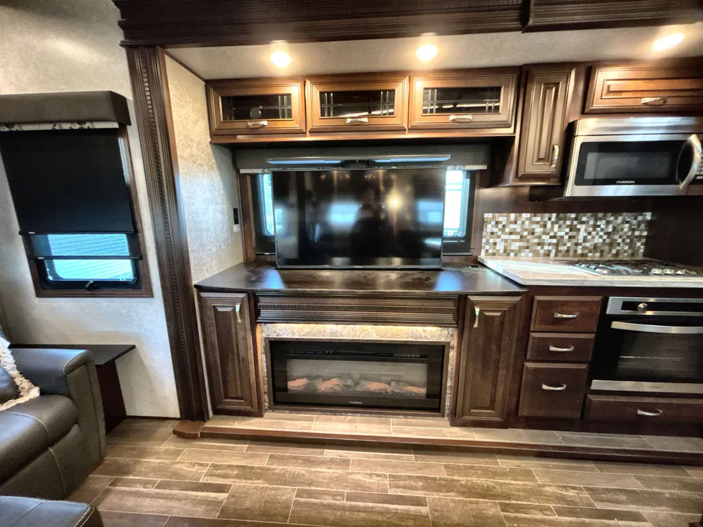 2018 Jayco Pinnacle 36FBTS, Photos photo 33