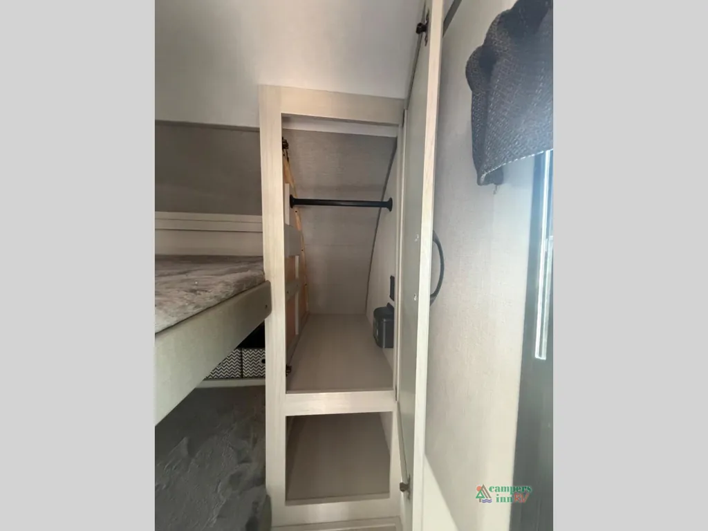 2027 Coachmen Catalina Legacy Edition 333DBDSCK, Photos photo 46