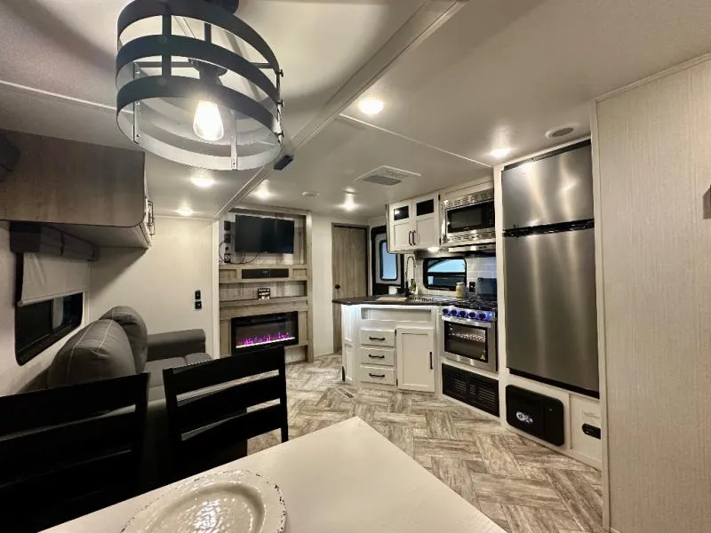 2023 Palomino Puma 32RBFQ - Photo 4