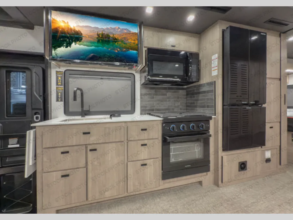 2026 Grand Design Lineage Series F 31ZW - Photo 4
