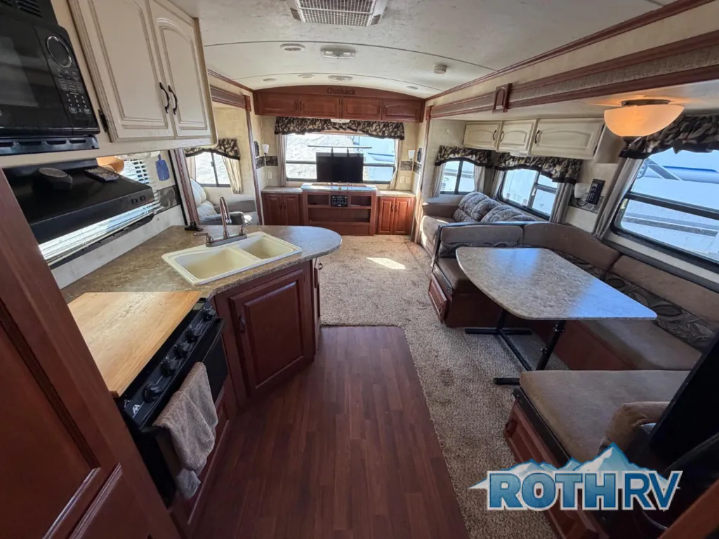 2011 Keystone Outback 298RE, Photos photo 9