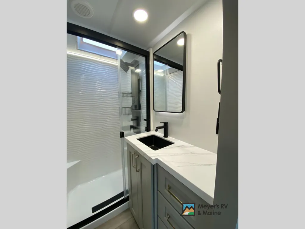 2026 Brinkley Model G 3950, Photos photo 26