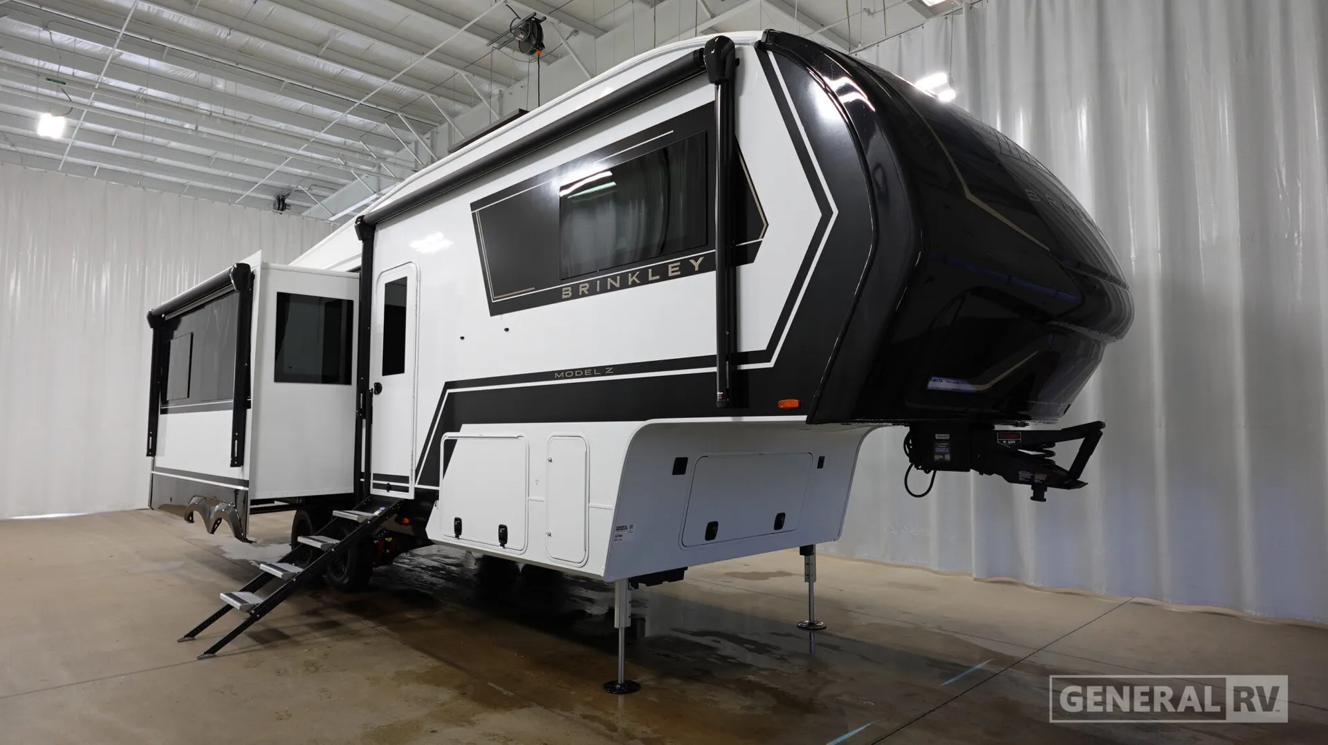 2027 Brinkley Model Z 2900 - Photo 2