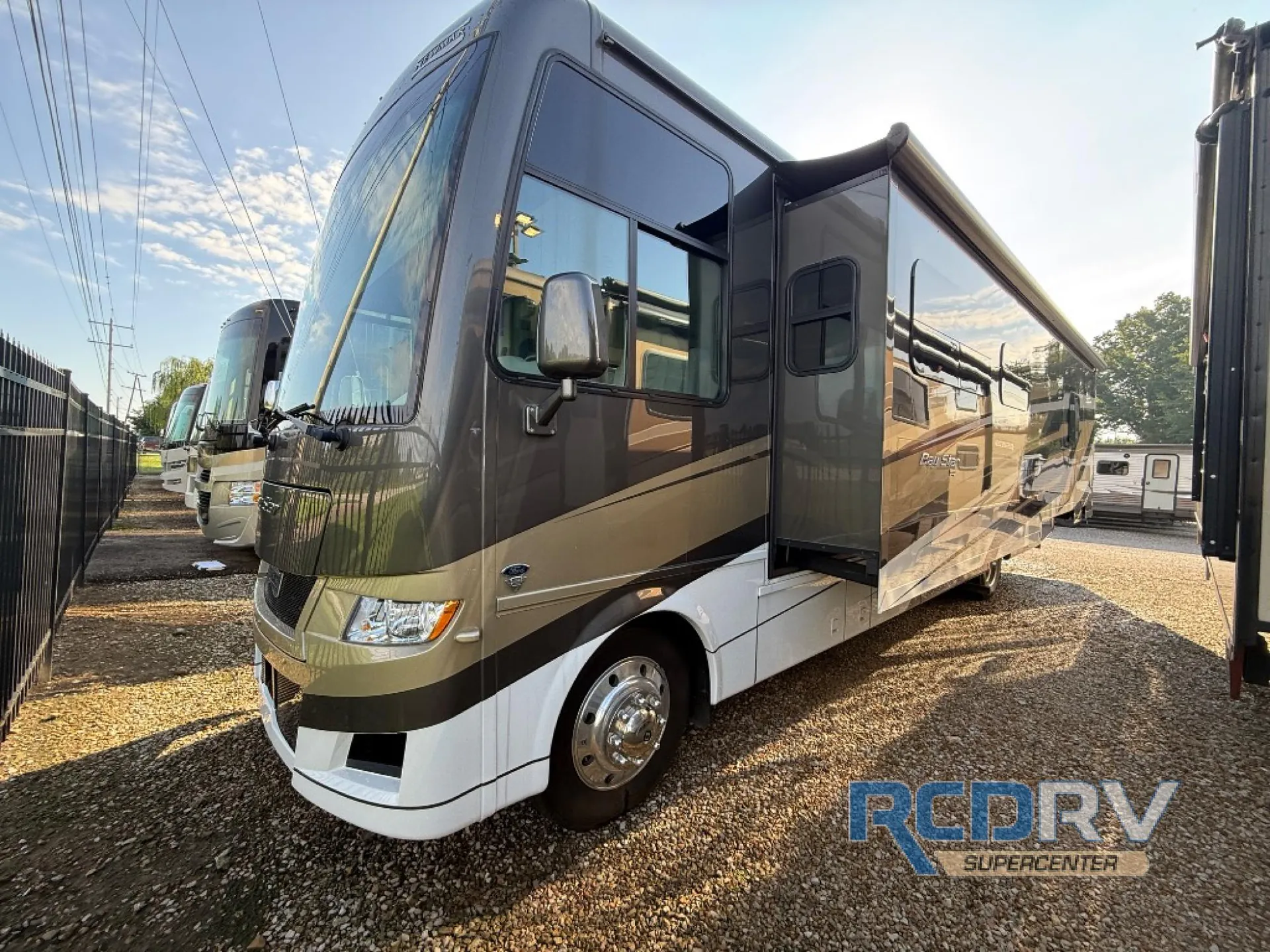 2025 Newmar Bay Star 3629 - Photo 3