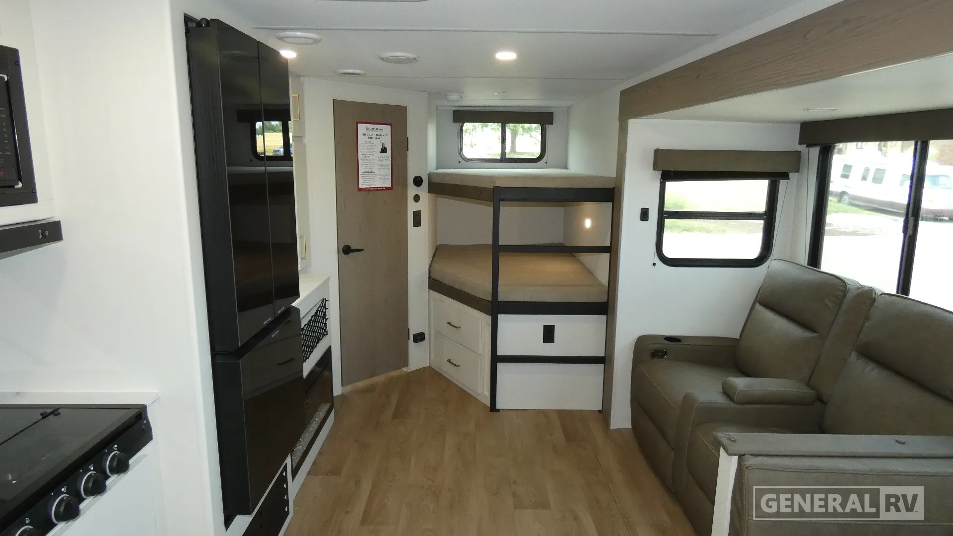 2027 Grand Design Transcend Xplor 27DBX - Photo 3