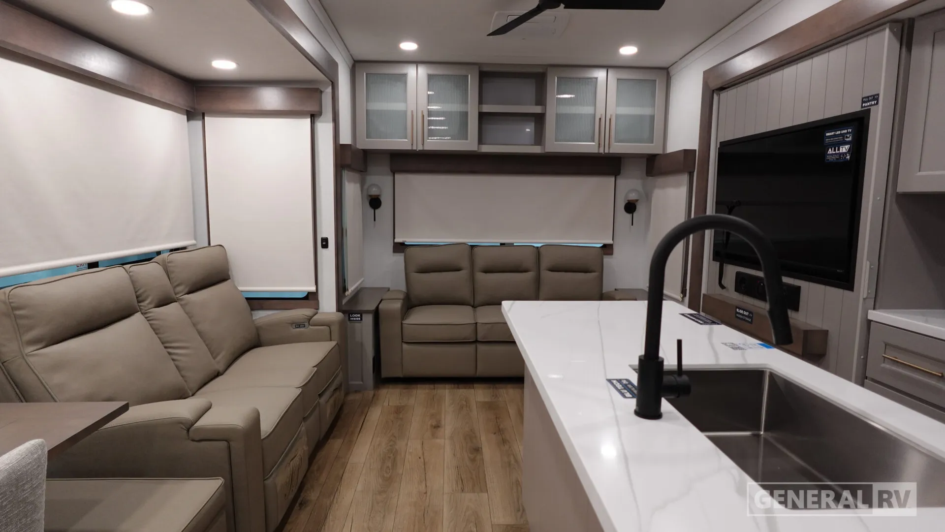 2026 Alliance RV Paradigm 310RL - Photo 3
