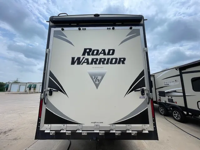 2018 Heartland Road Warrior Used    411 - Photo 4