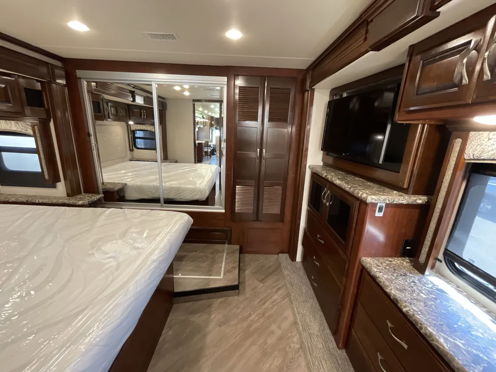 2018 fleetwood Pace Arrow Lxe 38F, Photos photo 35