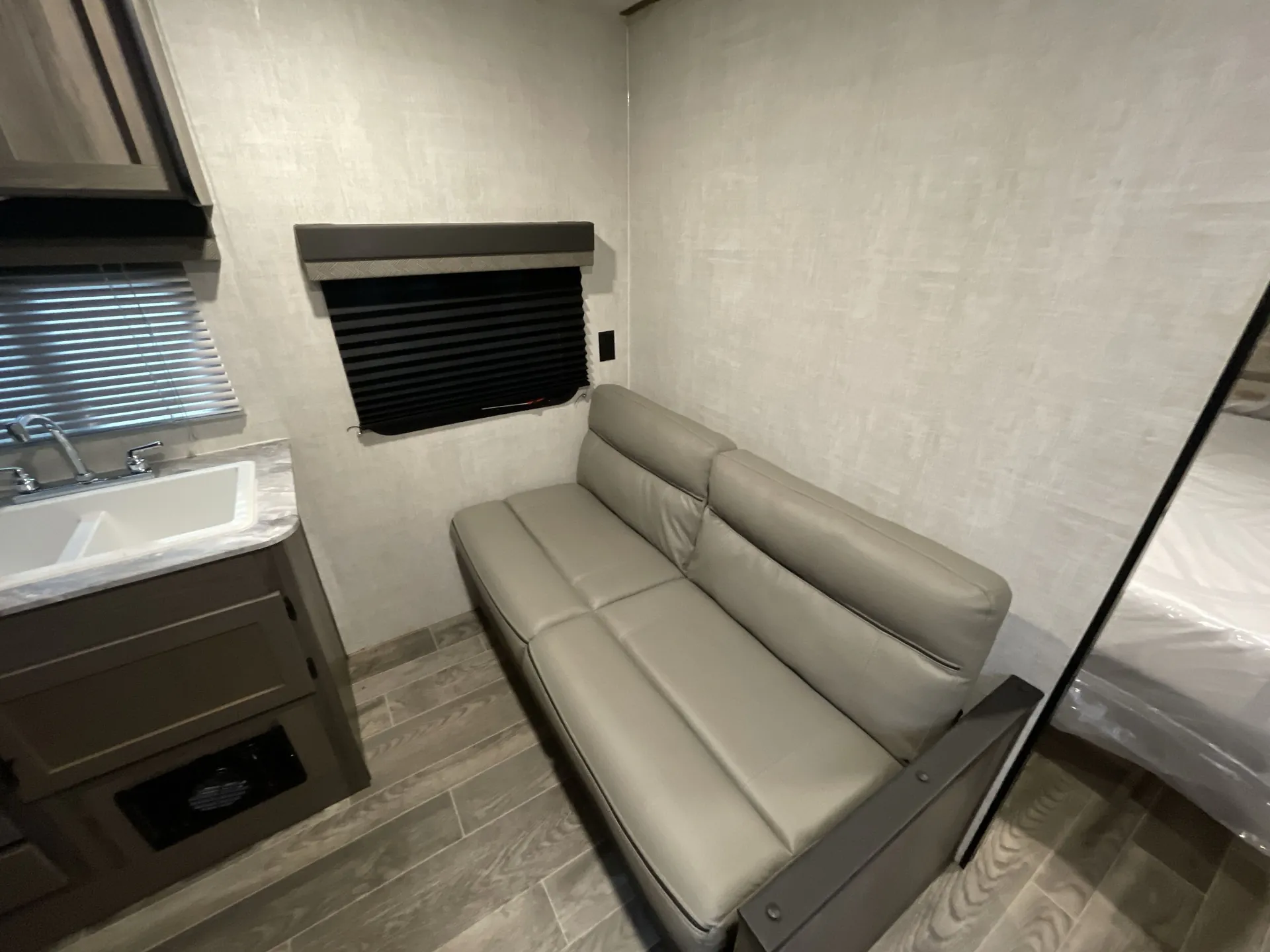 2022 Gulf Stream Ameri-Lite 241RB — living area main