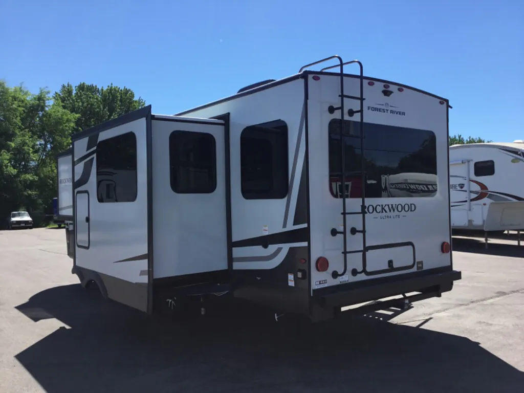 2027 Forest River Rockwood Ultra Lite 2618RD - Photo 4