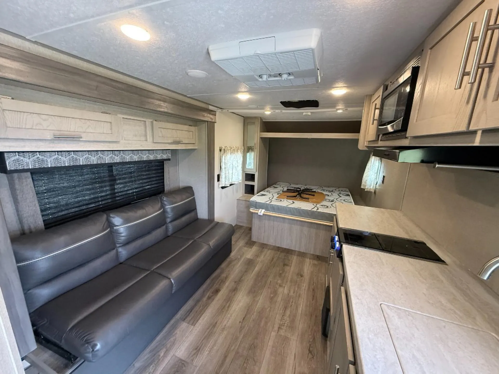 2022 Coachmen Catalina Summit Series 7 184FQS - Photo 4
