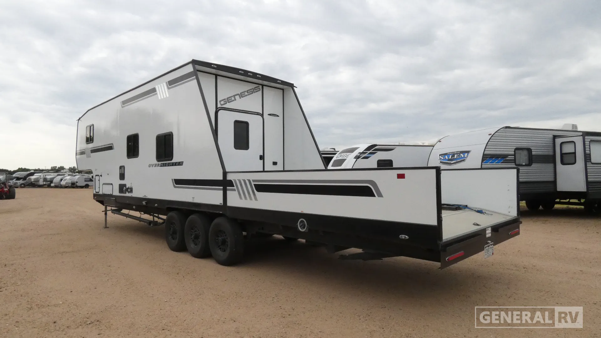 2022 Genesis Supreme Overnighter 4016FS - Photo 4