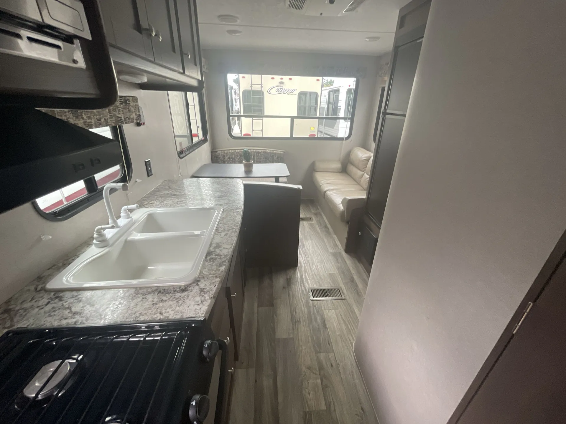 2018 Keystone Hideout LHS 202LHS — living area main