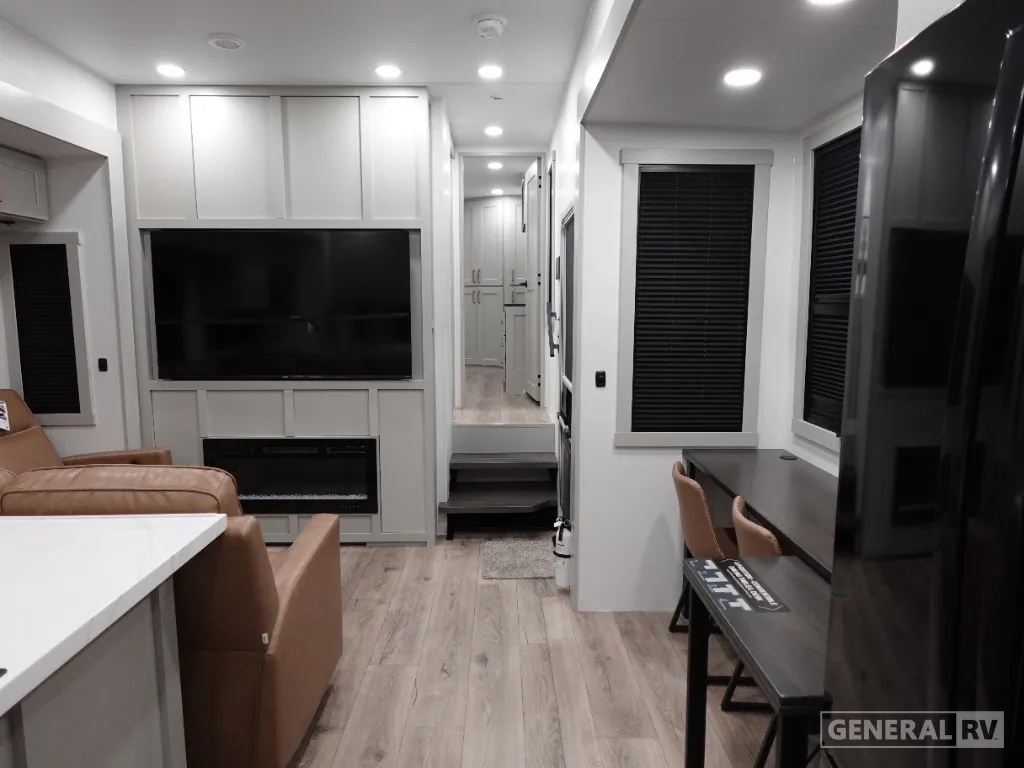 2025 Brinkley Model G 3250, Photos photo 5