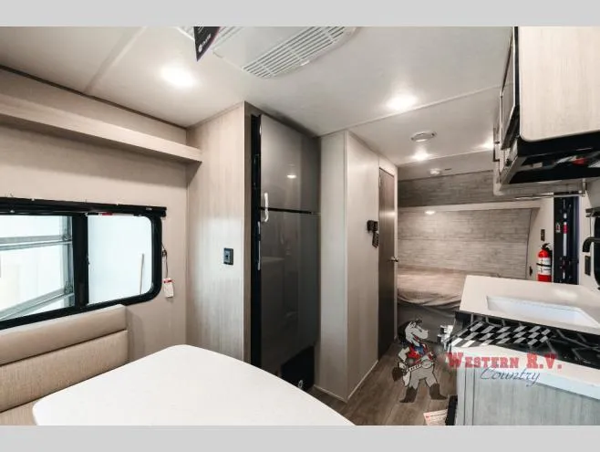 2026 Coachmen Catalina Summit Series 7 154RDX - Photo 3