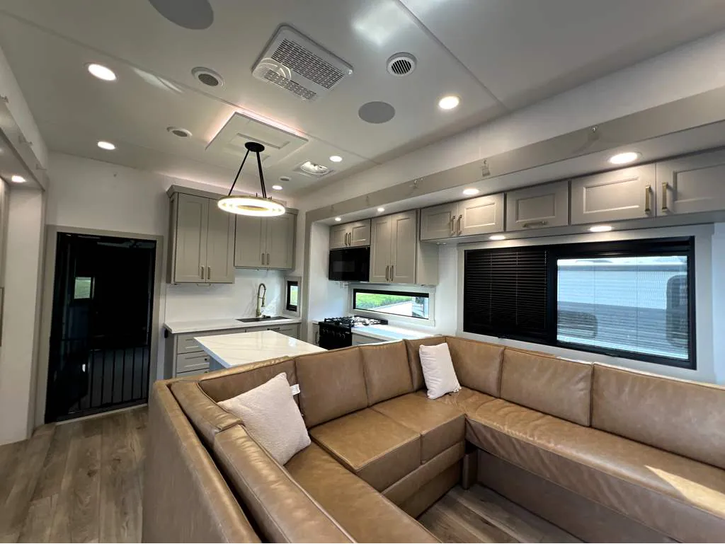 2025 Brinkley Model G 3950, Photos photo 5