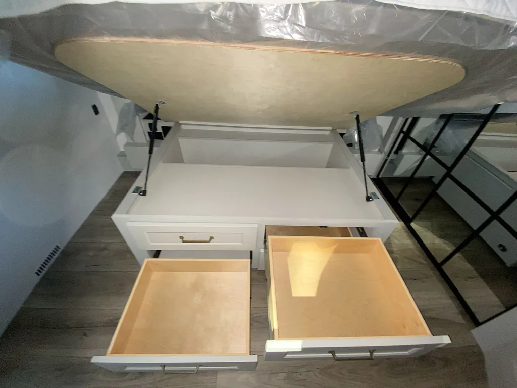 2026 Brinkley Model G 3950, Photos photo 11