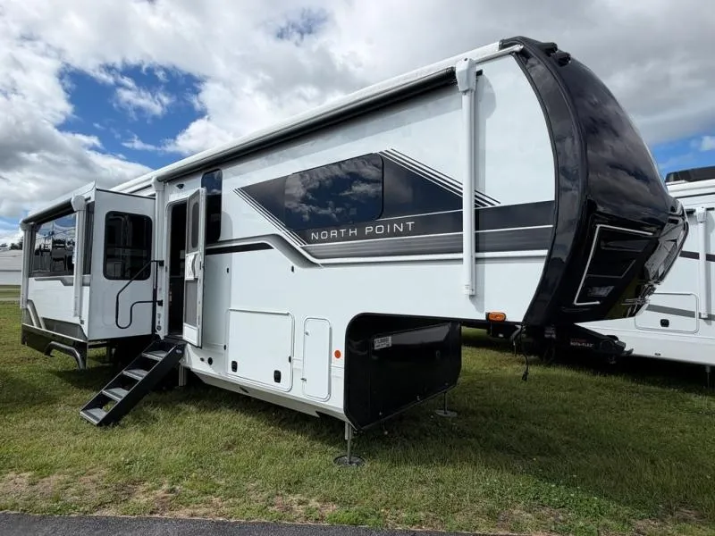 2027 Jayco North Point 310RLTS - Photo 3