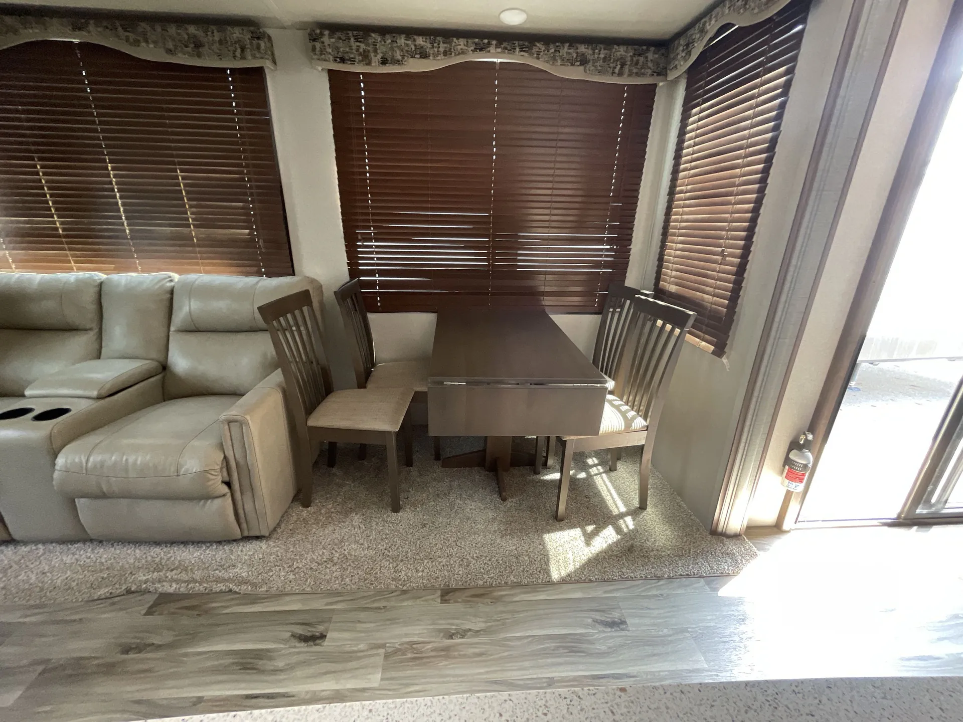 2018 Keystone Retreat 391MKTS — living area main