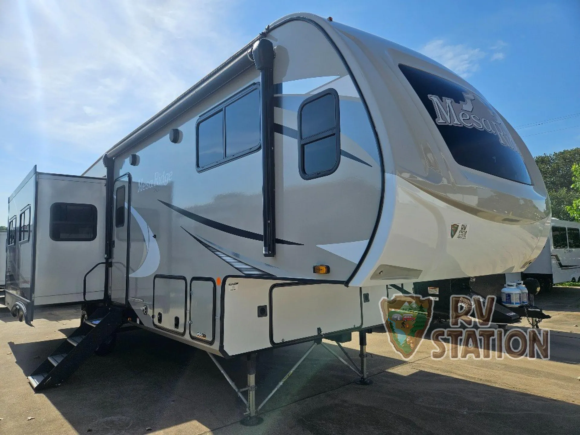 2022 Highland Ridge Mesa Ridge XLT 294RLS - Photo 2