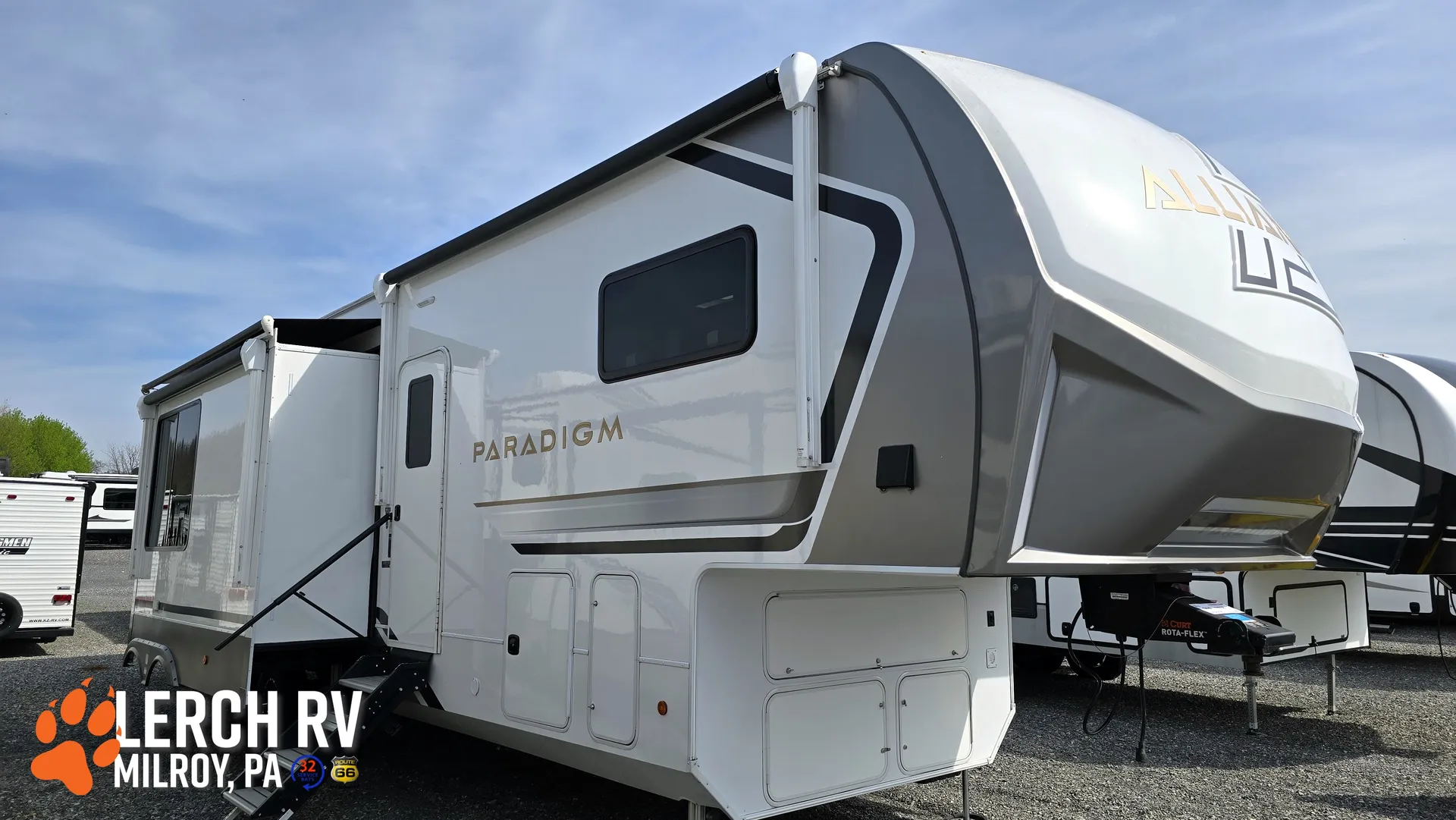2025 Alliance RV Paradigm 395DS - Photo 2