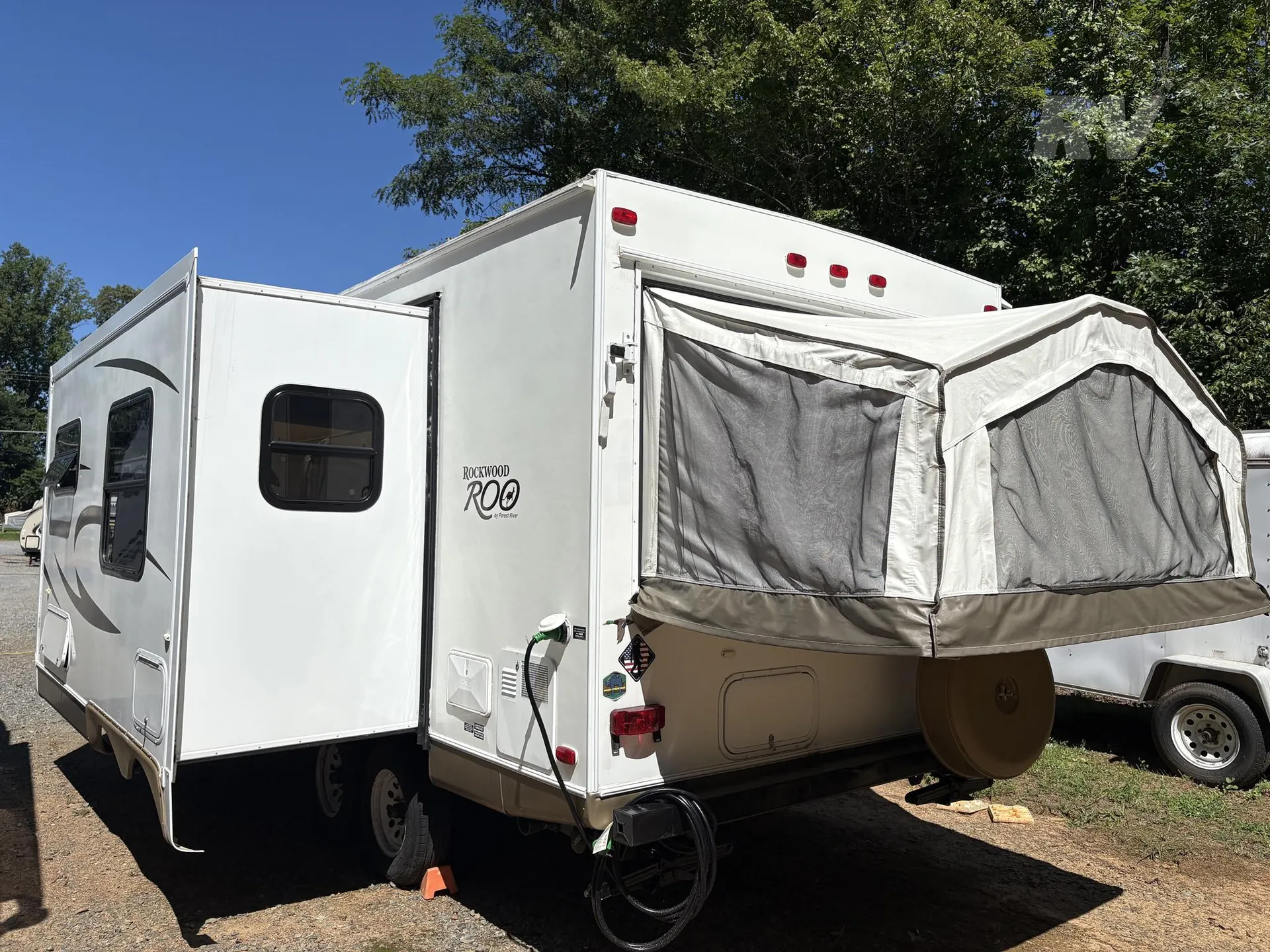 2011 Forest River Rockwood Roo 21SS — Photo 5