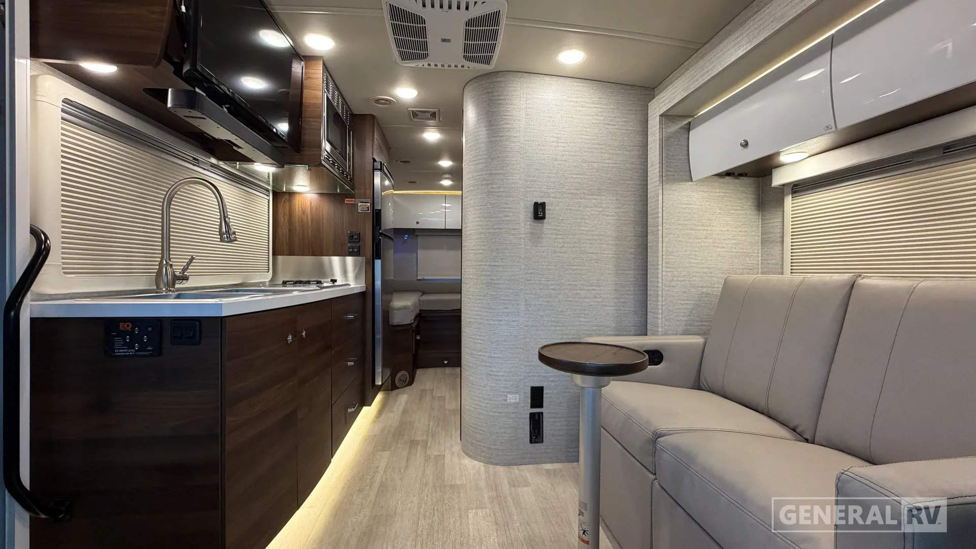 2023 Winnebago Navion 24V - Photo 3