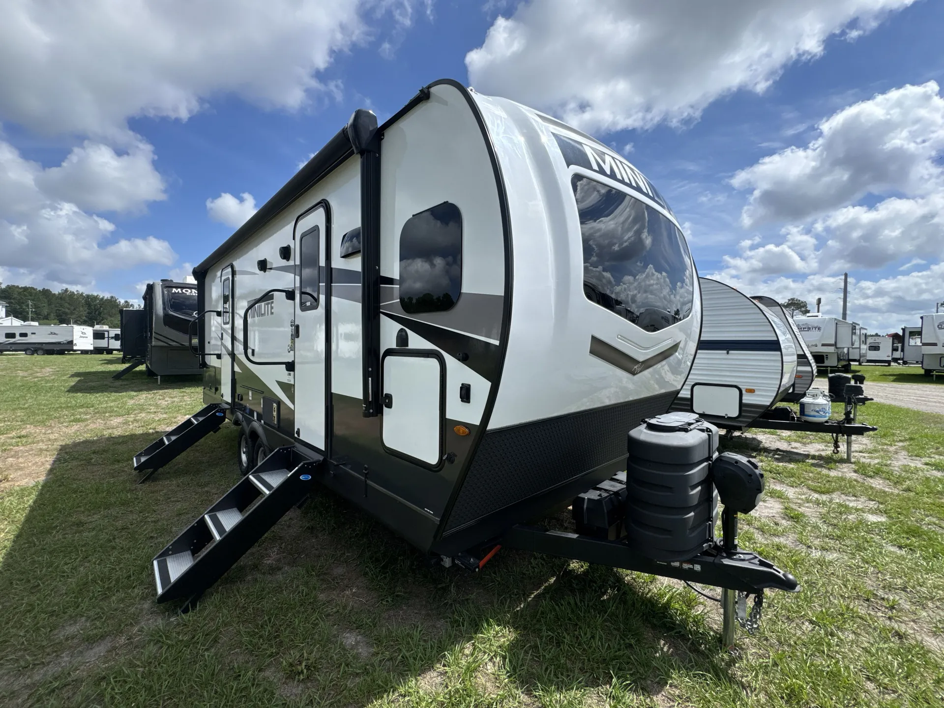 2025 Forest River Rockwood Mini Lite 2506FK - Photo 2