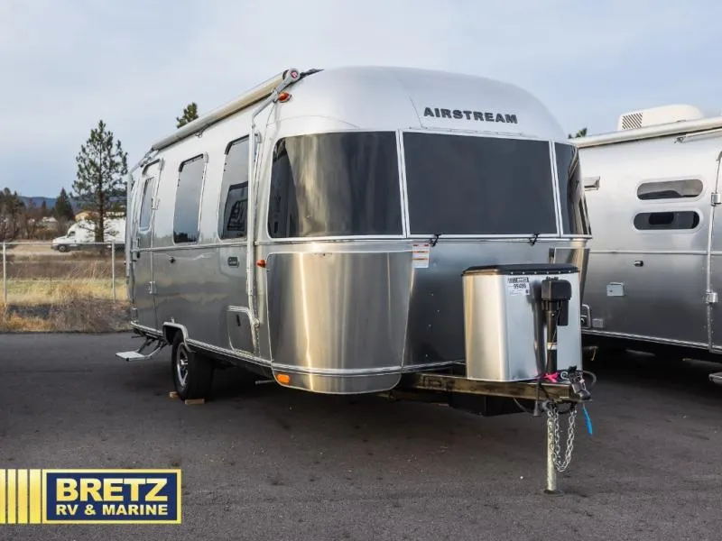 2022 Airstream Caravel 22FB - Photo 2